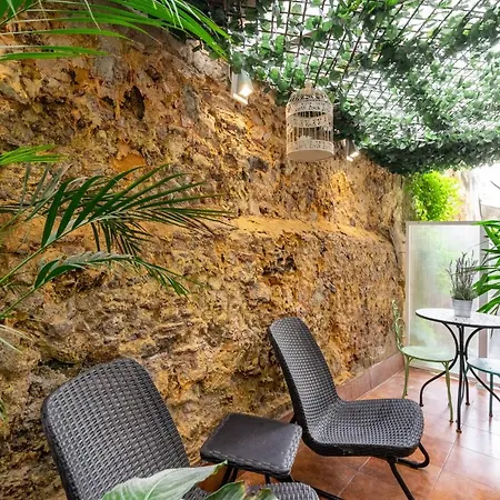 Whome | Alfama Patio Studio Apartment Lisbon